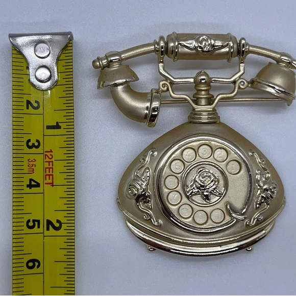 A Signed and Weighted Brushed Gold-Tone AJC Antique-Style Rotary Phone Brooch - Picture 11 of 11
